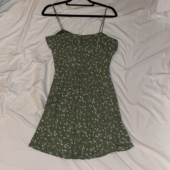 Le Lis Green and White Pattern Mini Dress - Picture 4 of 5
